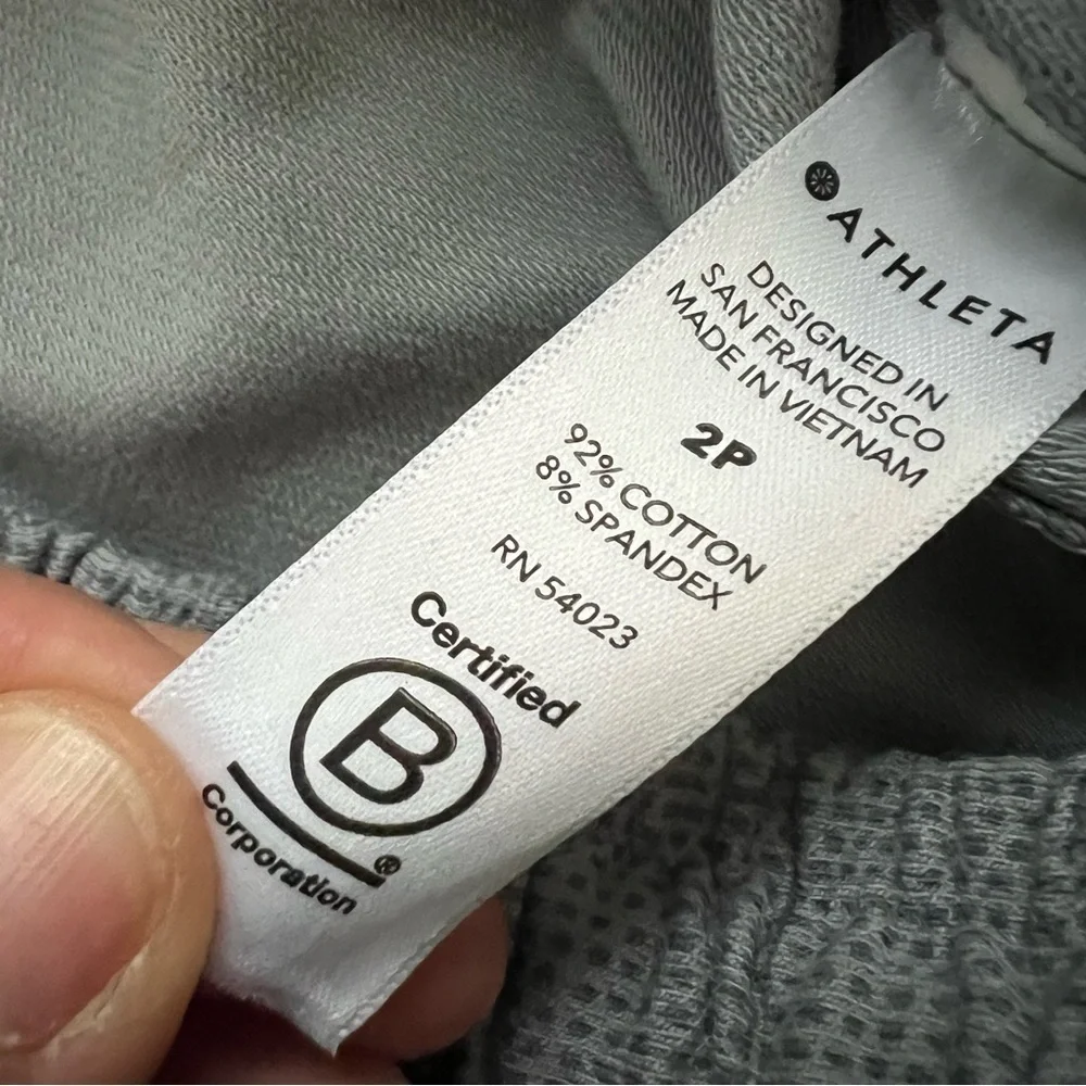 Athleta Farallon Printed Jogger Pants Women’s Size 2P Gray S/657547 $89 Active,